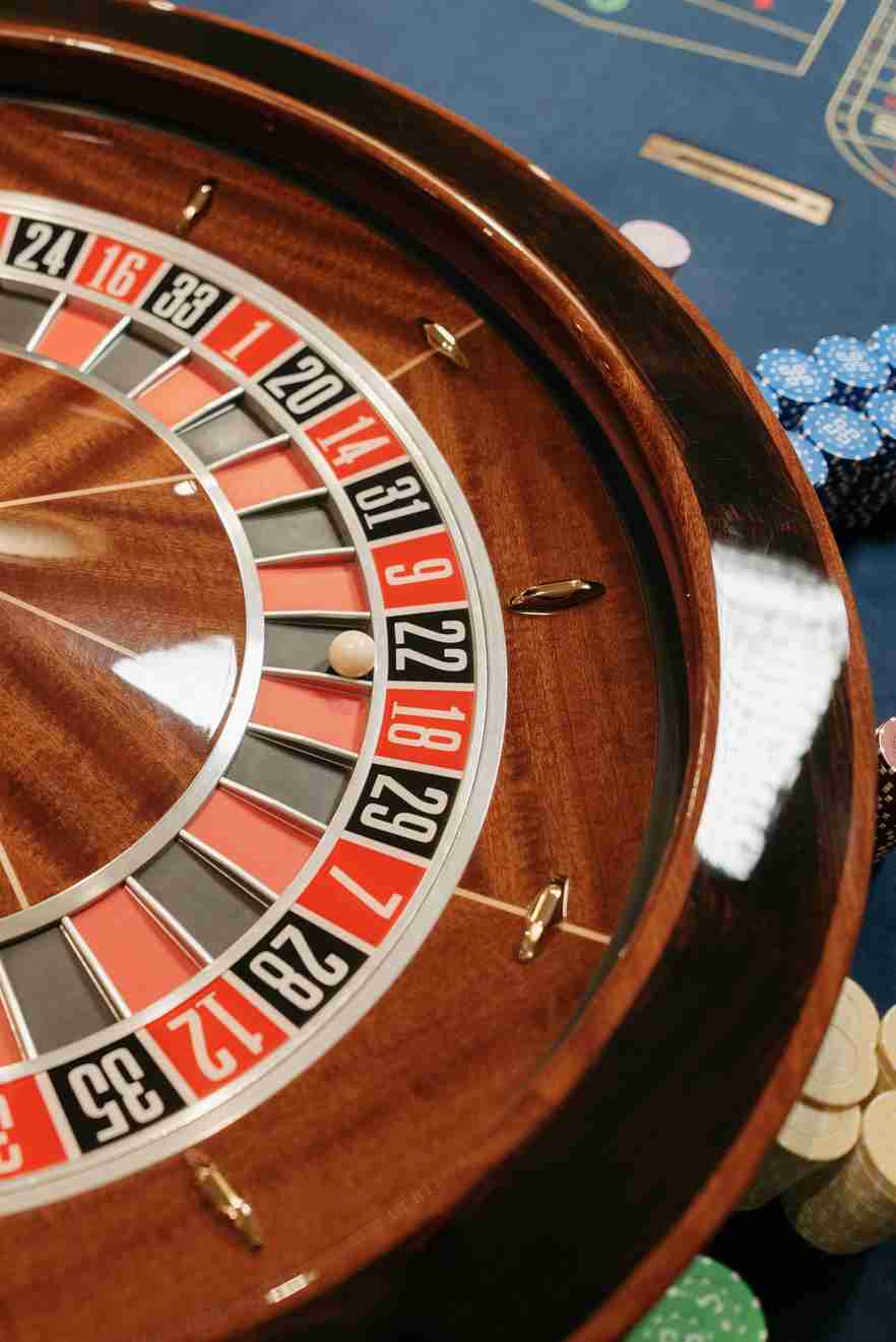 https://luckybar-casinos.com